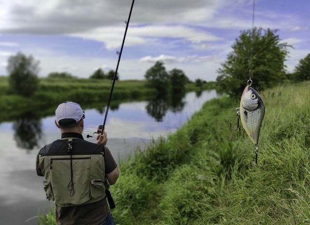 Lure Fishing River640